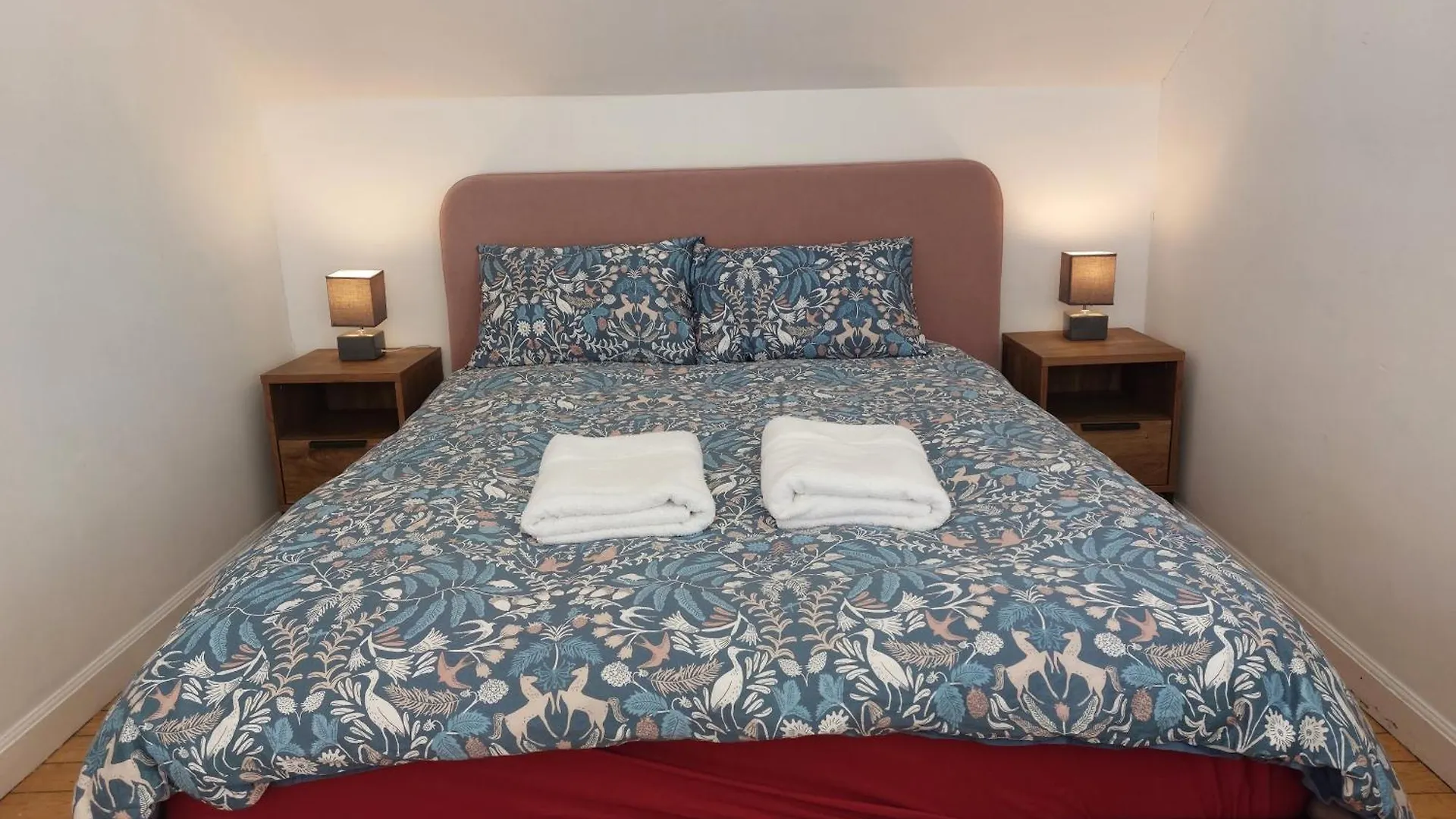 Holiday home Bright - Central - Sleeps 10 Edinburgh